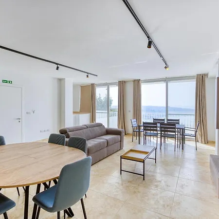 A Large, Fully Equipped 2br In By 360 Estates Apartment *