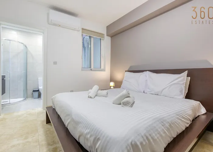 A Large, Fully Equipped 2br In By 360 Estates Appartement