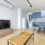A Large, Fully Equipped 2br In By 360 Estates *