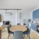 Apartment A Large, Fully Equipped 2br In By 360 Estates *