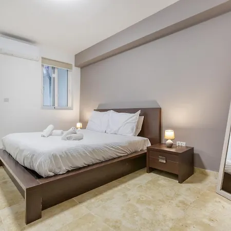 A Large, Fully Equipped 2br In By 360 Estates