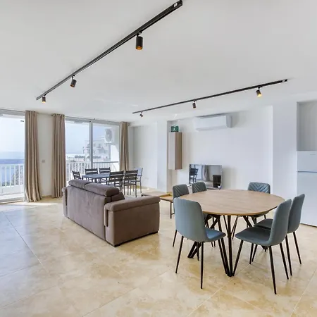 Apartment A Large, Fully Equipped 2br In By 360 Estates *