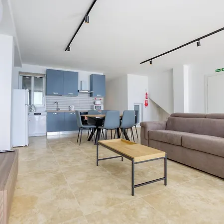 A Large, Fully Equipped 2br In By 360 Estates Mellieħa