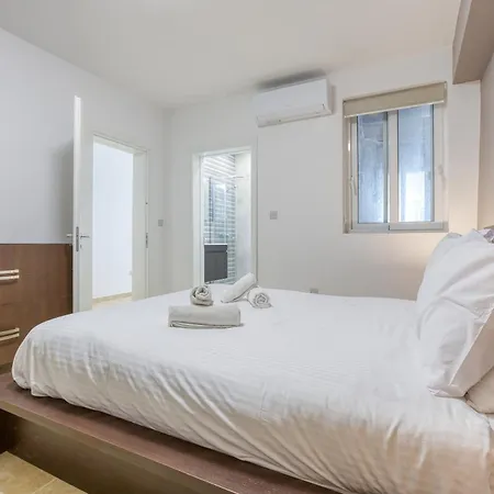 A Large, Fully Equipped 2br In By 360 Estates * Mellieha