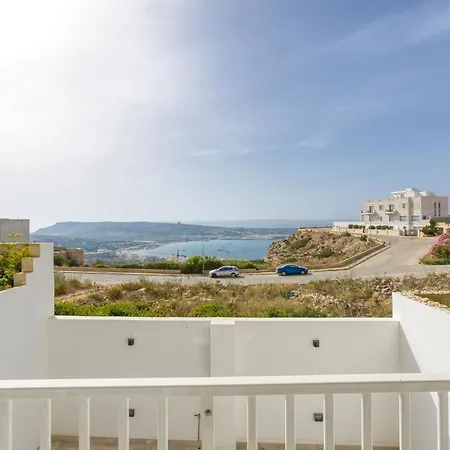 A Large, Fully Equipped 2br In By 360 Estates *