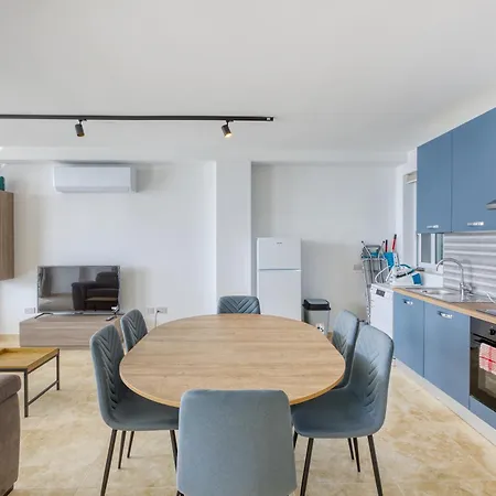 Apartament A Large, Fully Equipped 2br In By 360 Estates *