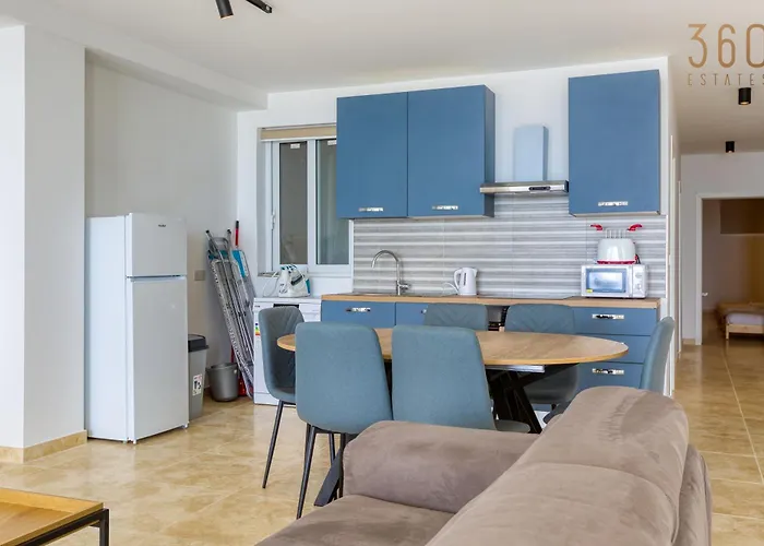 Appartement A Large, Fully Equipped 2br In By 360 Estates