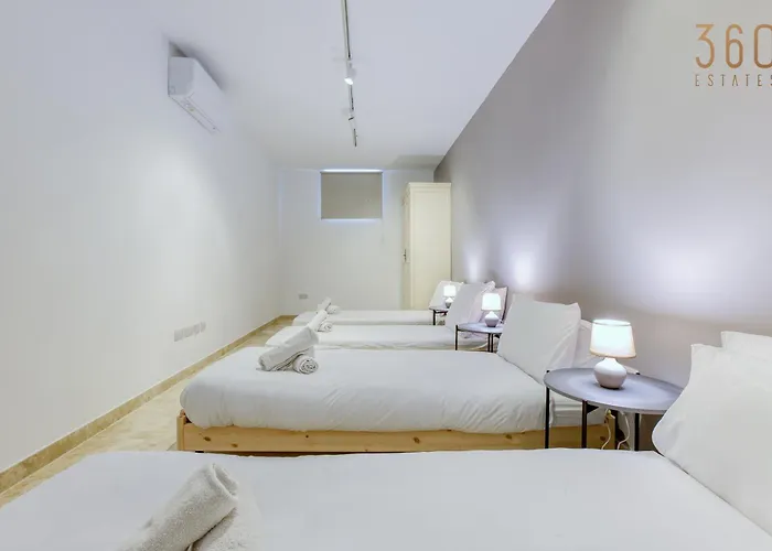 A Large, Fully Equipped 2br In By 360 Estates Appartement