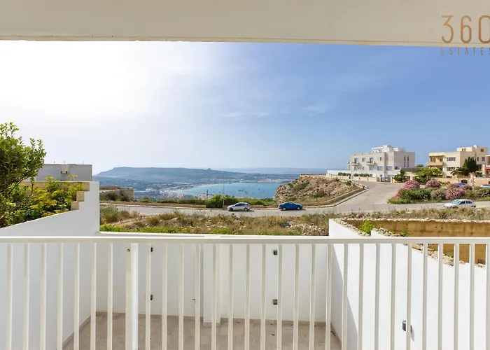 A Large, Fully Equipped 2br In By 360 Estates Appartement