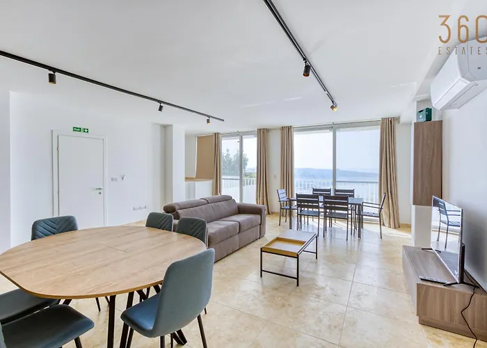 A Large, Fully Equipped 2br In By 360 Estates Appartement *