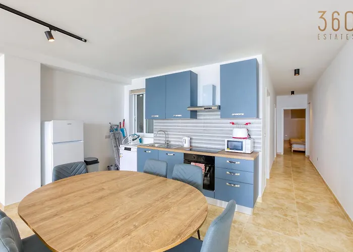 A Large, Fully Equipped 2br In By 360 Estates Appartement *