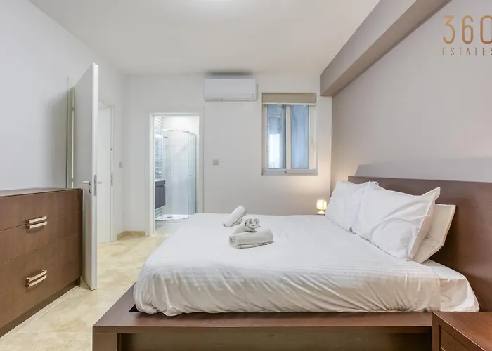 A Large, Fully Equipped 2br In By 360 Estates Mellieħa