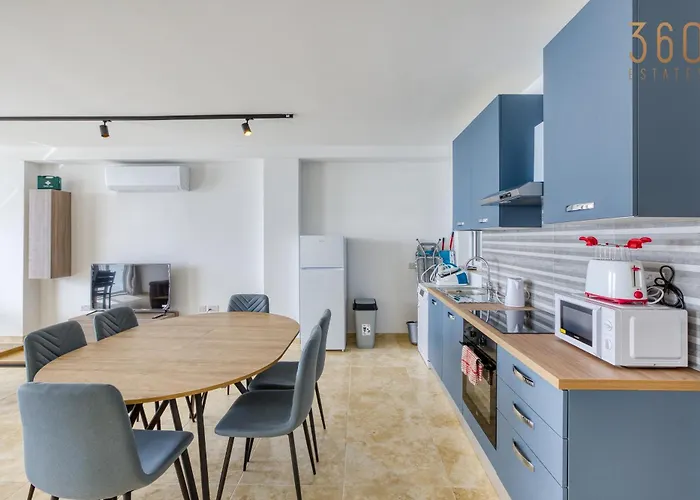 A Large, Fully Equipped 2br In By 360 Estates