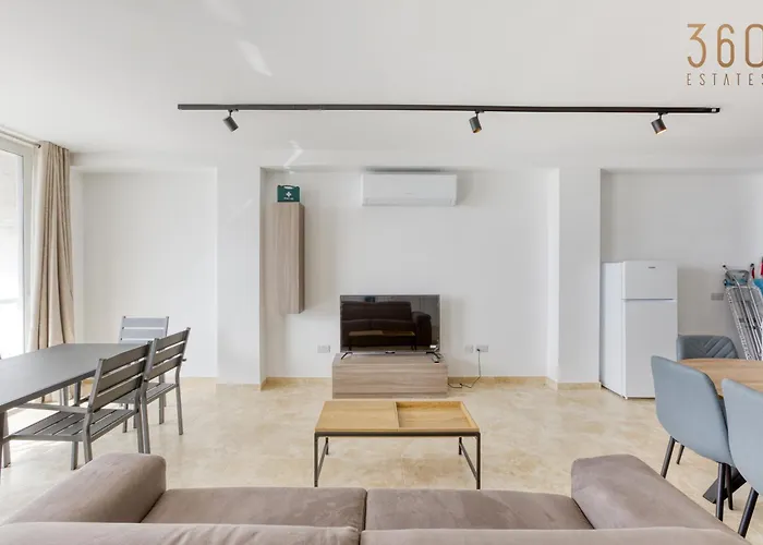 A Large, Fully Equipped 2br In By 360 Estates Mellieħa